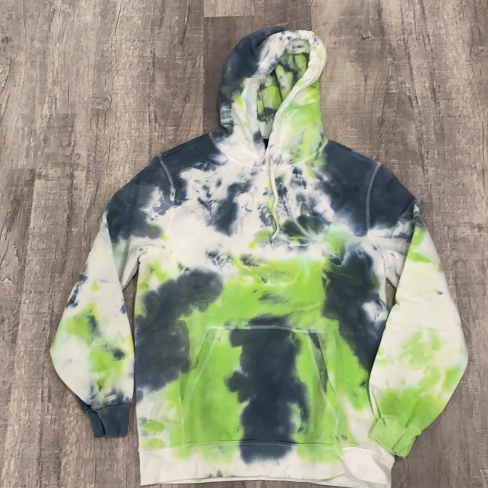 NWOT Men’s Custom Tie Dye Relaxed Fit H&M Hoodie